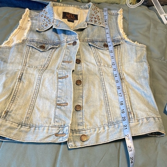 Edgy Studded Denim Vest LG Rock & Republic Blue Grunge Punk Alt Costume Street - Picture 15 of 16